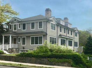 146 E Elm St #B, Greenwich, CT 06830