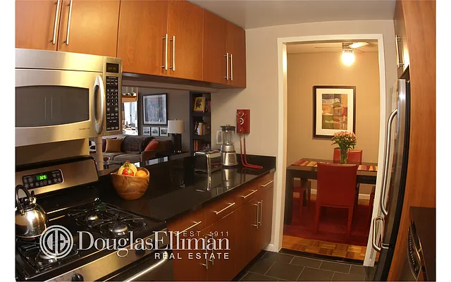 Sold by Douglas Elliman | media 21