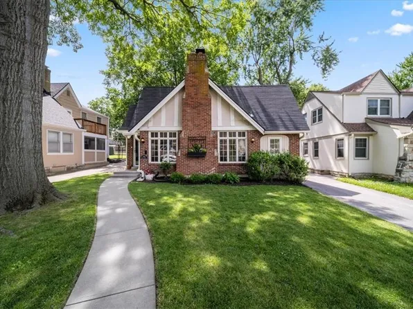 7426 Walnut St, Kansas City, MO 64114