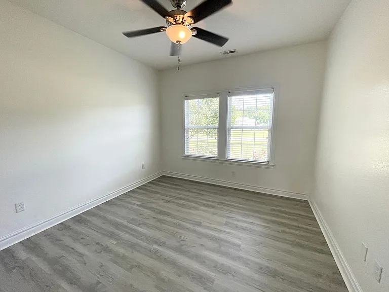 150 Travis Blvd — Photo 28