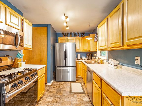 4th image of 4918 Willow Ln