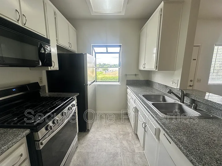 86 Maegan Pl #5 — Photo 4