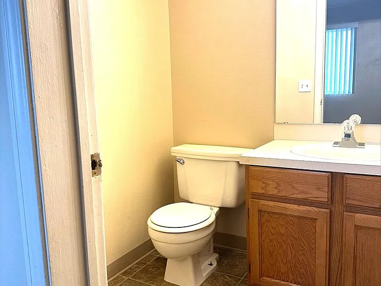 Kamden Court — Photo 26