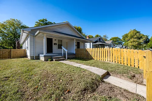 4502 Kingsley Dr Photo 1