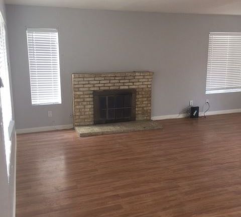 2nd image of 23820 Parkland Ave