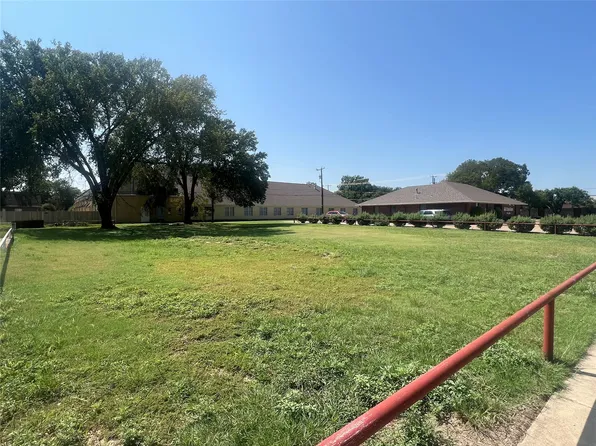 509 S Main St, Mc Gregor, TX 76657