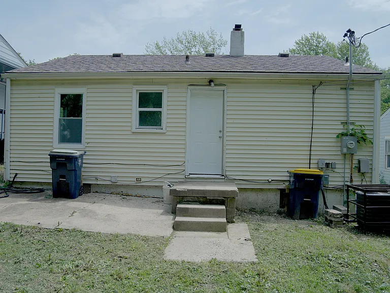 3350 Jackson Ave — Photo 2