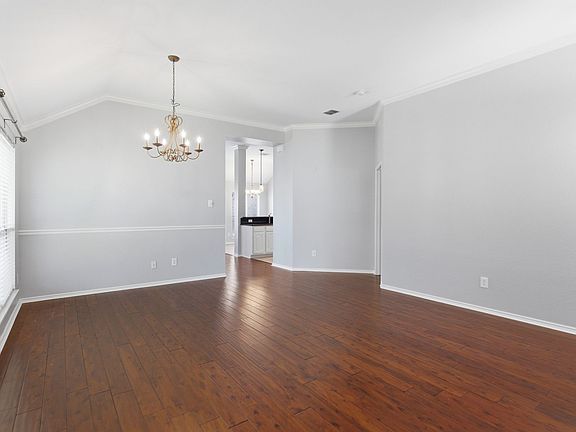 5th image of 1343 Edmonton Dr