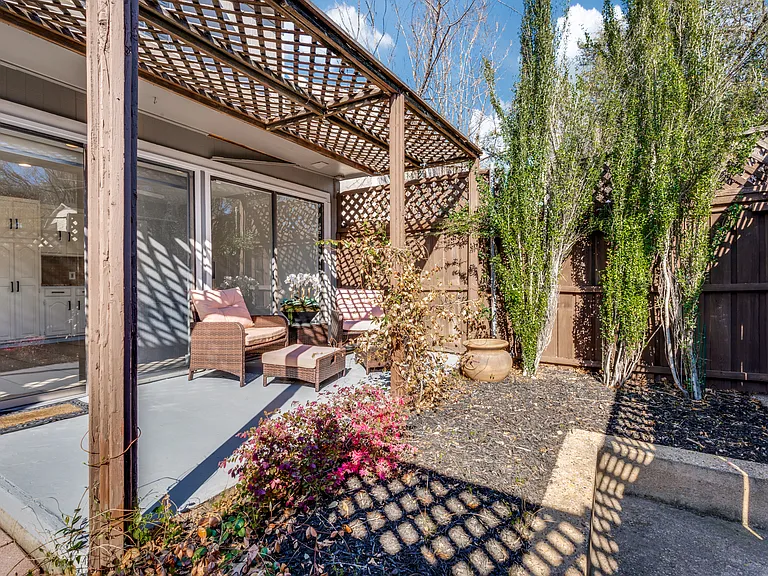 7602 Woodthrush Dr — Photo 20