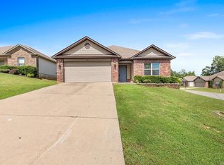 1156 Meadows Dr, Benton, AR 72019
