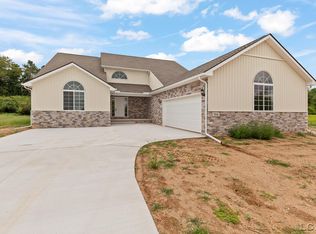 114 Bloomfield Blvd, Brooklyn, MI 49230