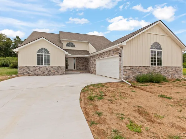 114 Bloomfield Blvd, Brooklyn, MI 49230