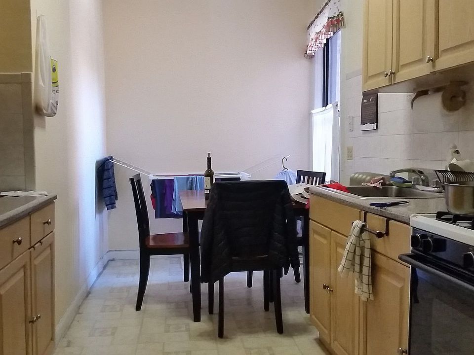 2nd image of 3083 34th St APT B1
