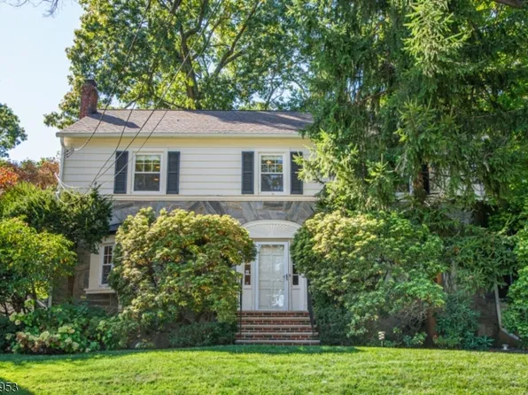 38 Cambridge Rd, Bloomfield Twp., NJ 07003