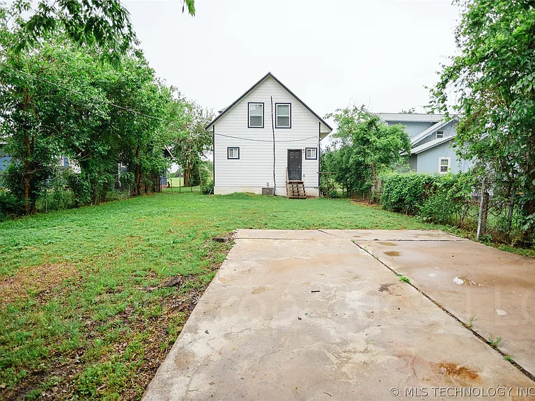 821 S Quaker Ave — Photo 82