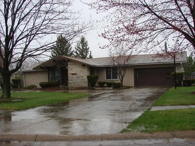 4009 Canterbury Ct photo 1