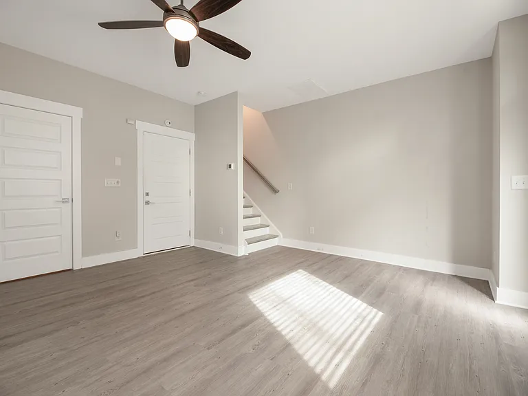 554 W End Dr — Photo 27