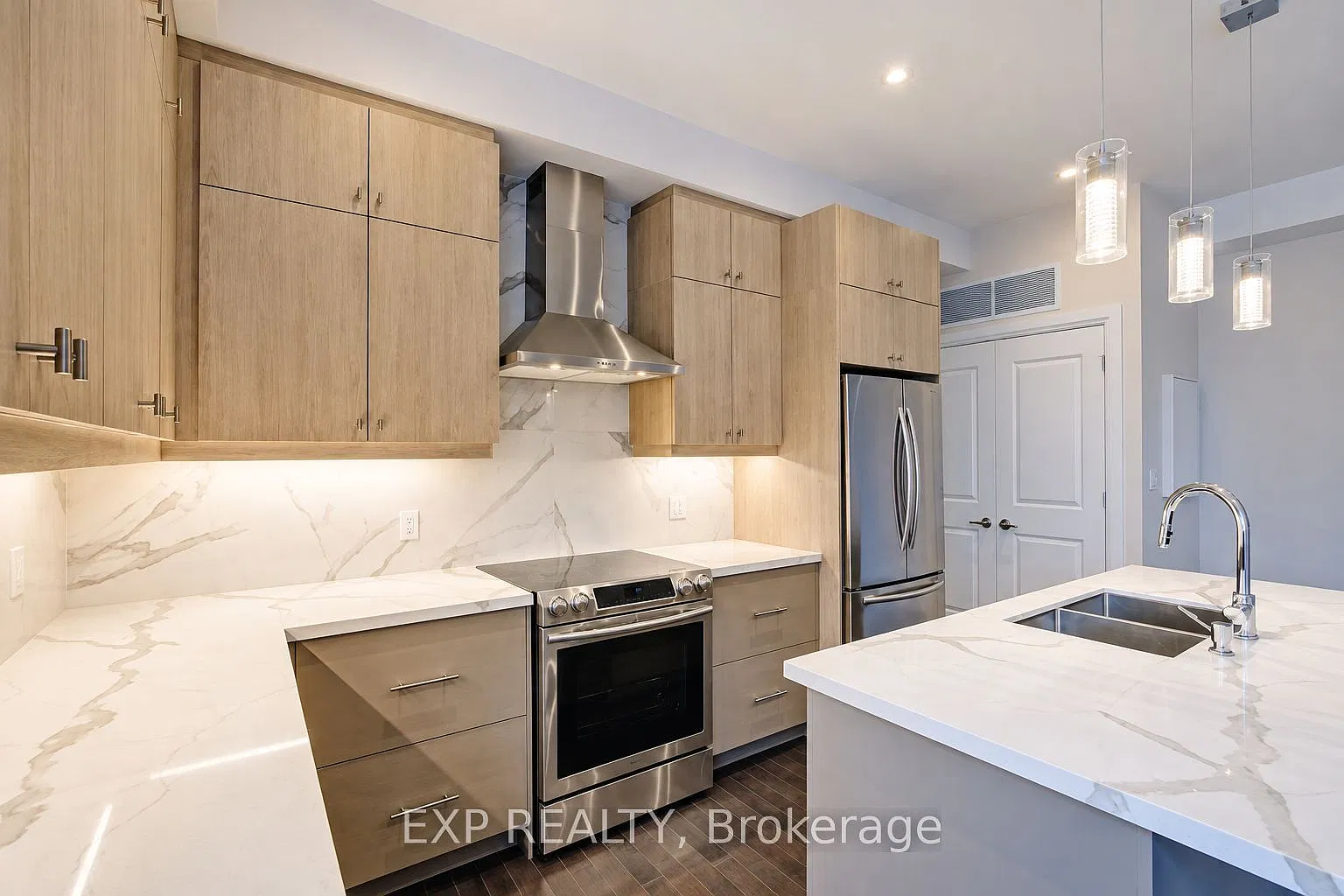 2 bed, $3,200 — Photo 4