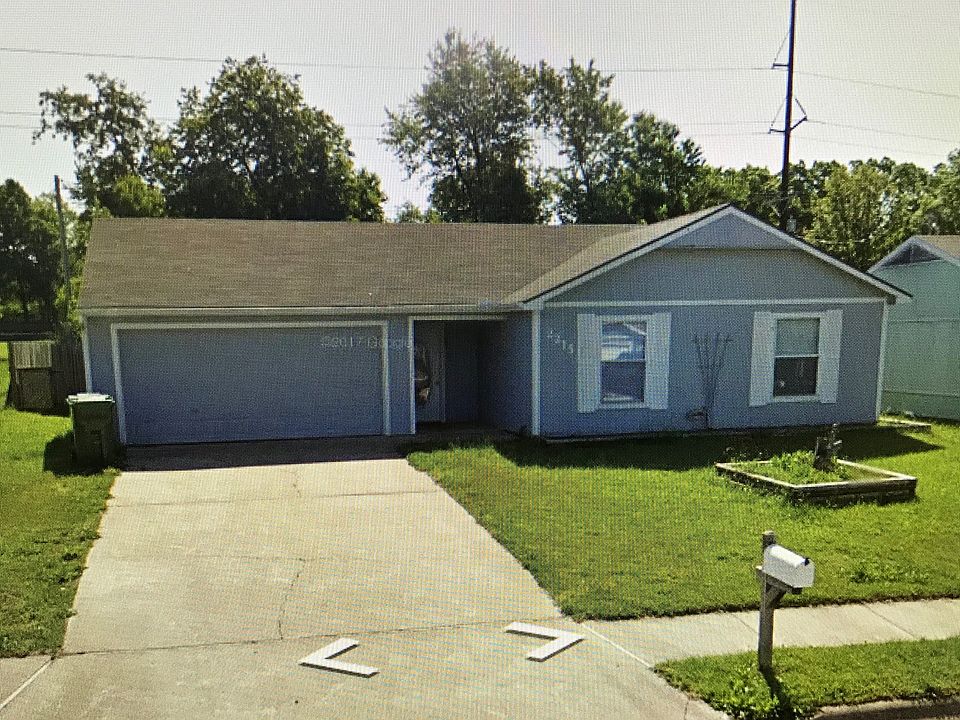 1st image of 2215 S 17th Pl
