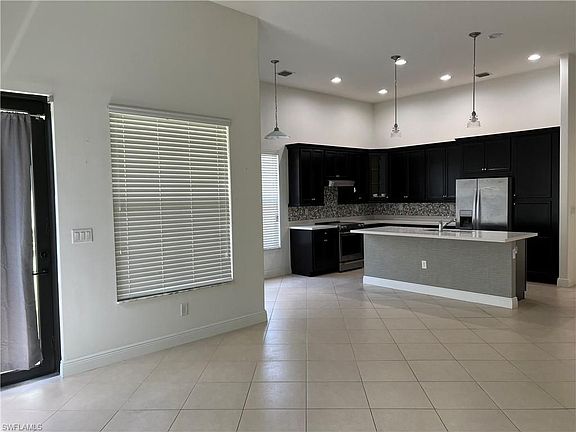 4th image of 5207 Vizcaya St