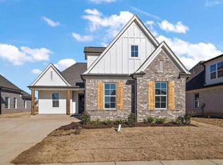 738 Coahoma Ct, Nesbit, MS 38651