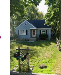 11725 W Courtland AVENUE, Wauwatosa, WI, 53225