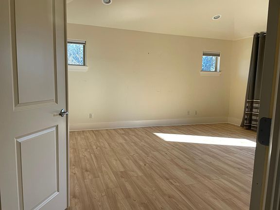 2nd image of 10239 NE 23rd St