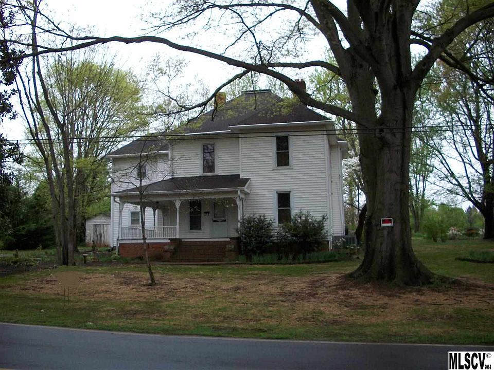 1st image of 1705 9th Ave NE