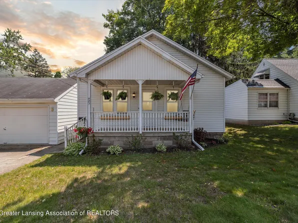 423 Franklin St, Grand Ledge, MI 48837