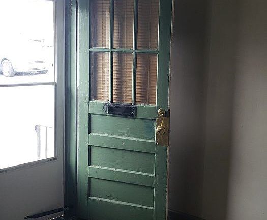4th image of 1029 W Washington St APT 5