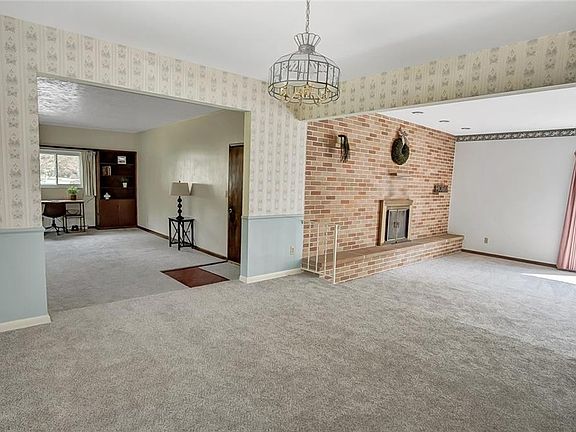 5th image of 2914 Thomas Dr