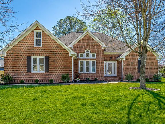 2nd image of 1618 Gunston Hall Rd