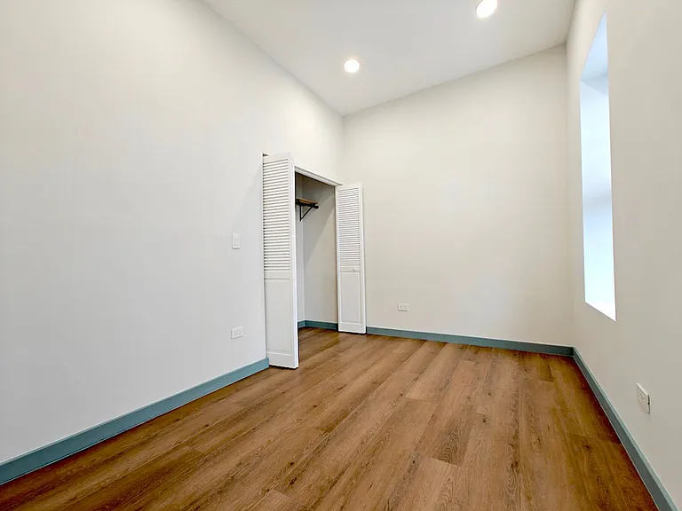 1001 W 31st St #C2 — Photo 7