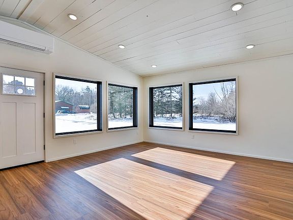 2nd image of 812 South CENTER AVENUE