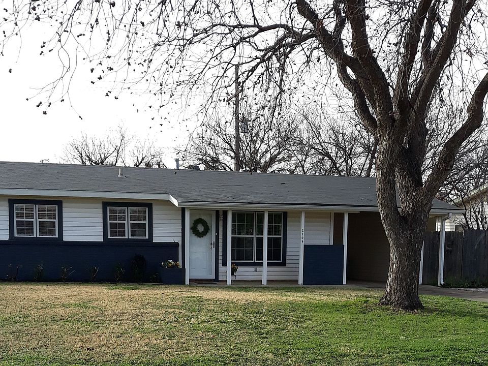 1st image of 2709 Bennett Dr