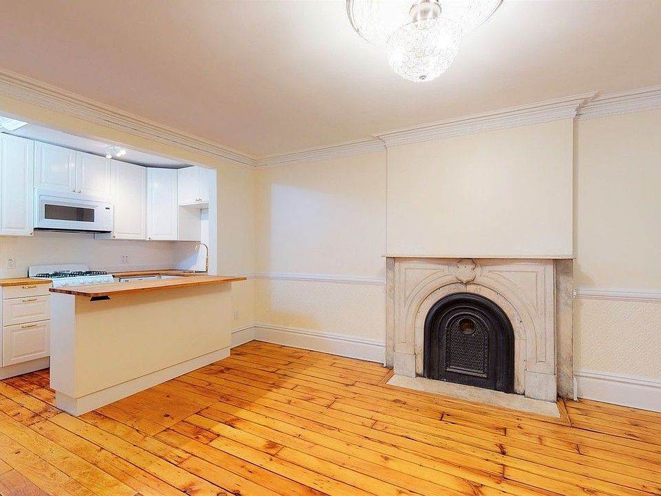 1st image of 377 Sackett St Floor 1