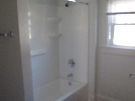 5th image of 76 Smithsonian St