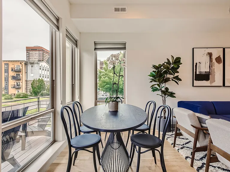 2407 Court Pl — Photo 6