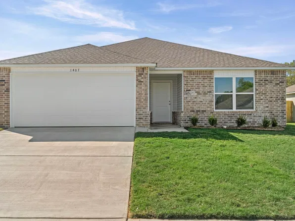 1407 Manor Ct, Searcy, AR 72143