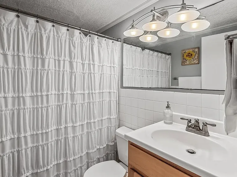 3019 Bryant Ave S #6 — Photo 4