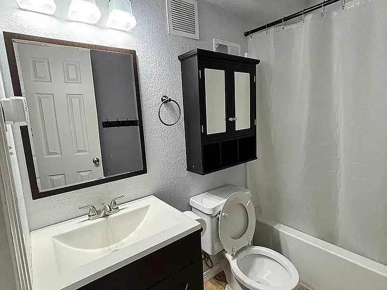 16241 E 17th Pl #D — Photo 2