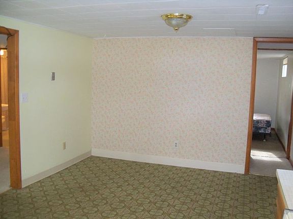 4th image of 614 1/2 Avenue F
