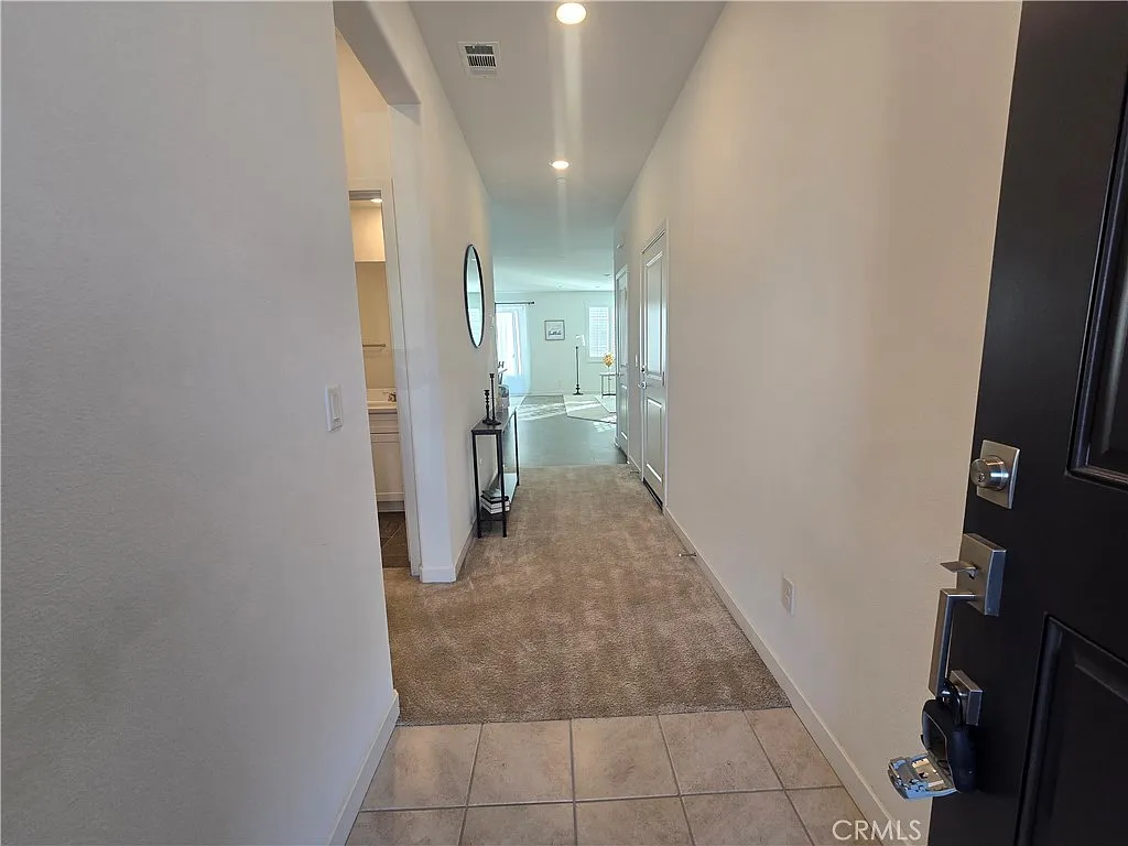 4 bed, 2315 sqft, $3,950 — Photo 2
