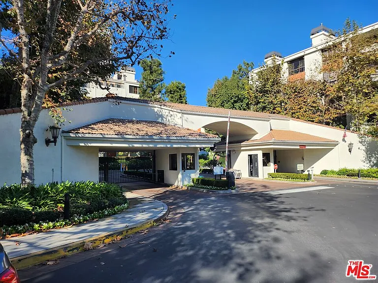 2122 Century Park Ln #213 — Photo 39