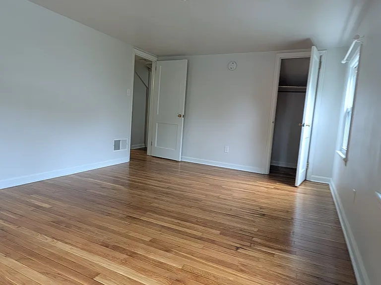 207 Elizabeth Dr — Photo 9