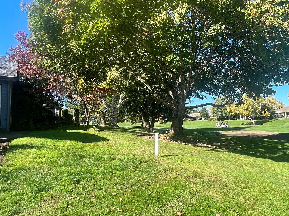 2nd image of 483 Fountain Ct N