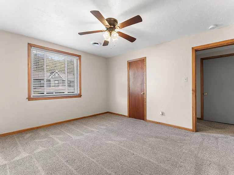 439 Union Ave #2 — Photo 4