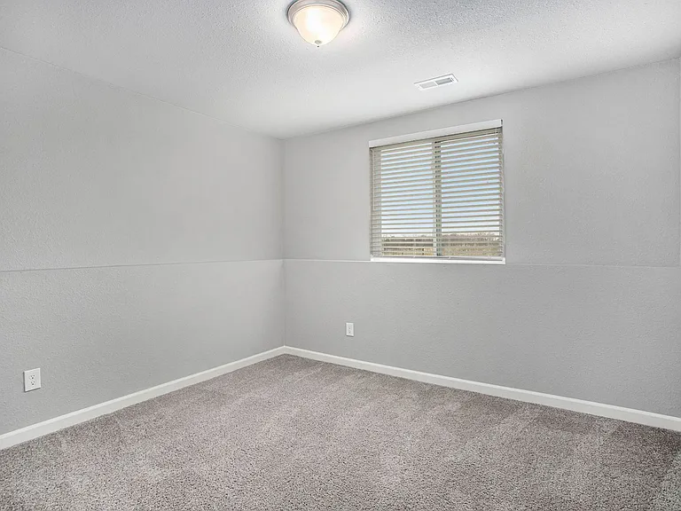 16573 Charles Town Dr — Photo 9