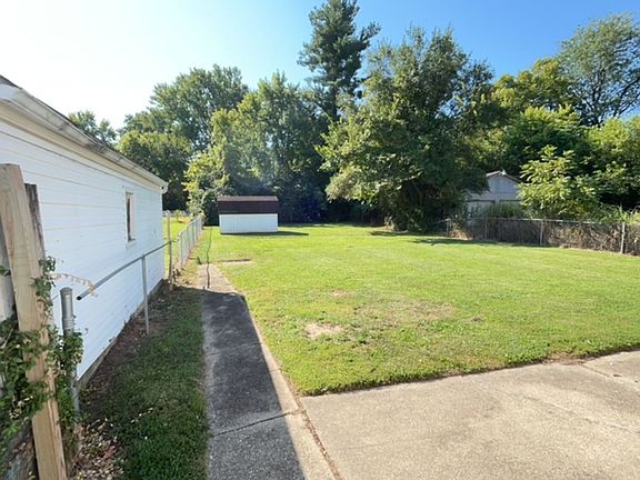 4th image of 3804 Jewell St