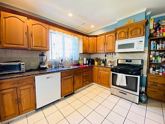 2nd image of 68 Holbrook Ave #0